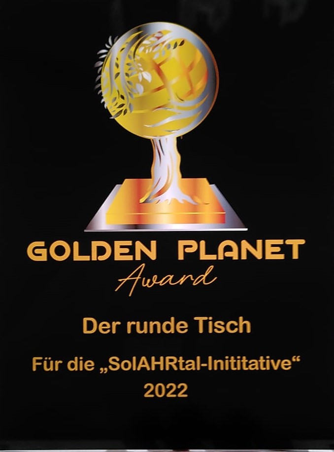 Das Bild zeigt den Golden Planet Award - Der runde Tisch für die SolAHRtal-Initiative 2022