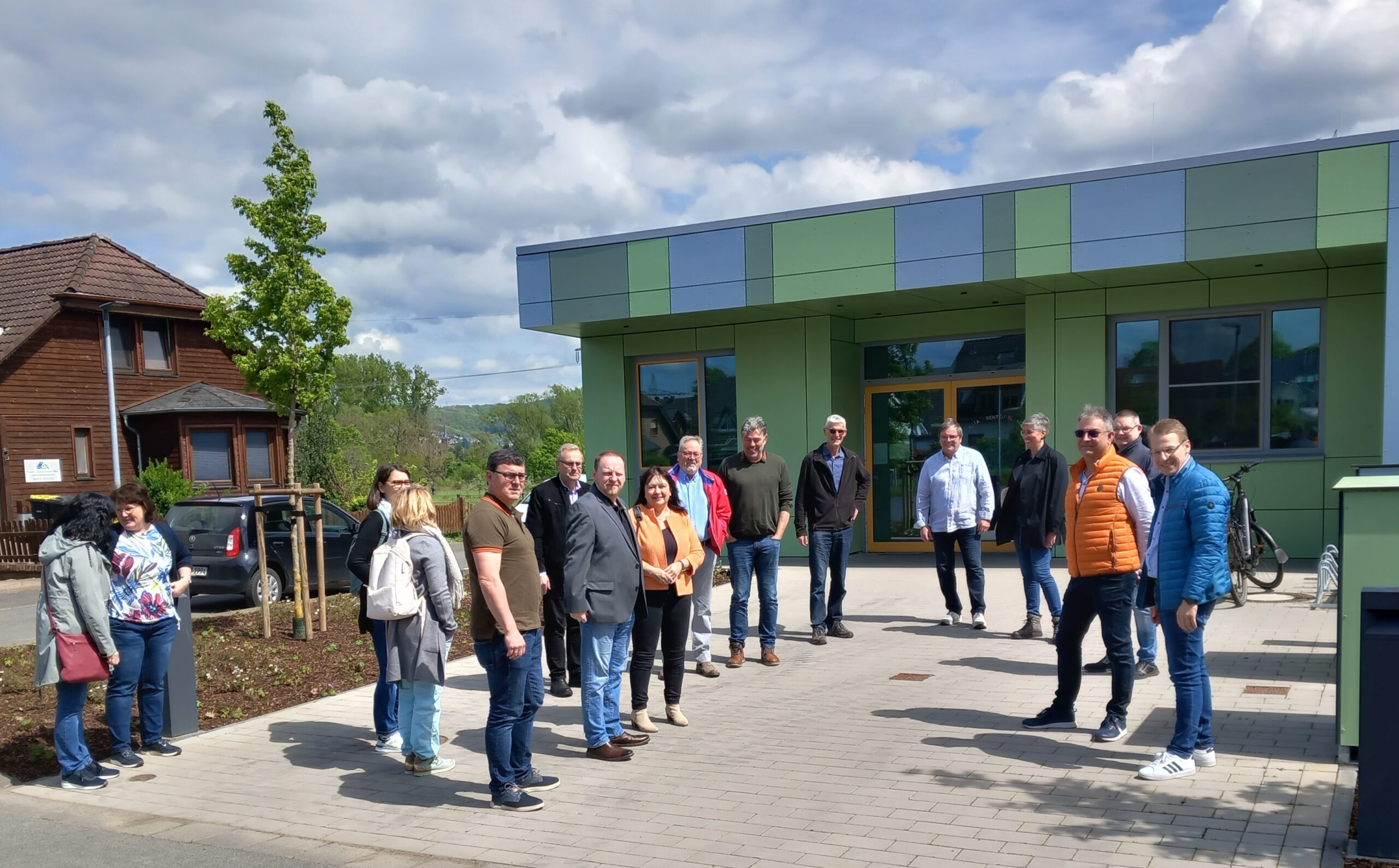 FWG stellt bei den Besichtigungen der neuen Kindergärten in Sinzig (Kita Abenteuerland) und Koisdorf die desolate Landesfinanzierung fest!